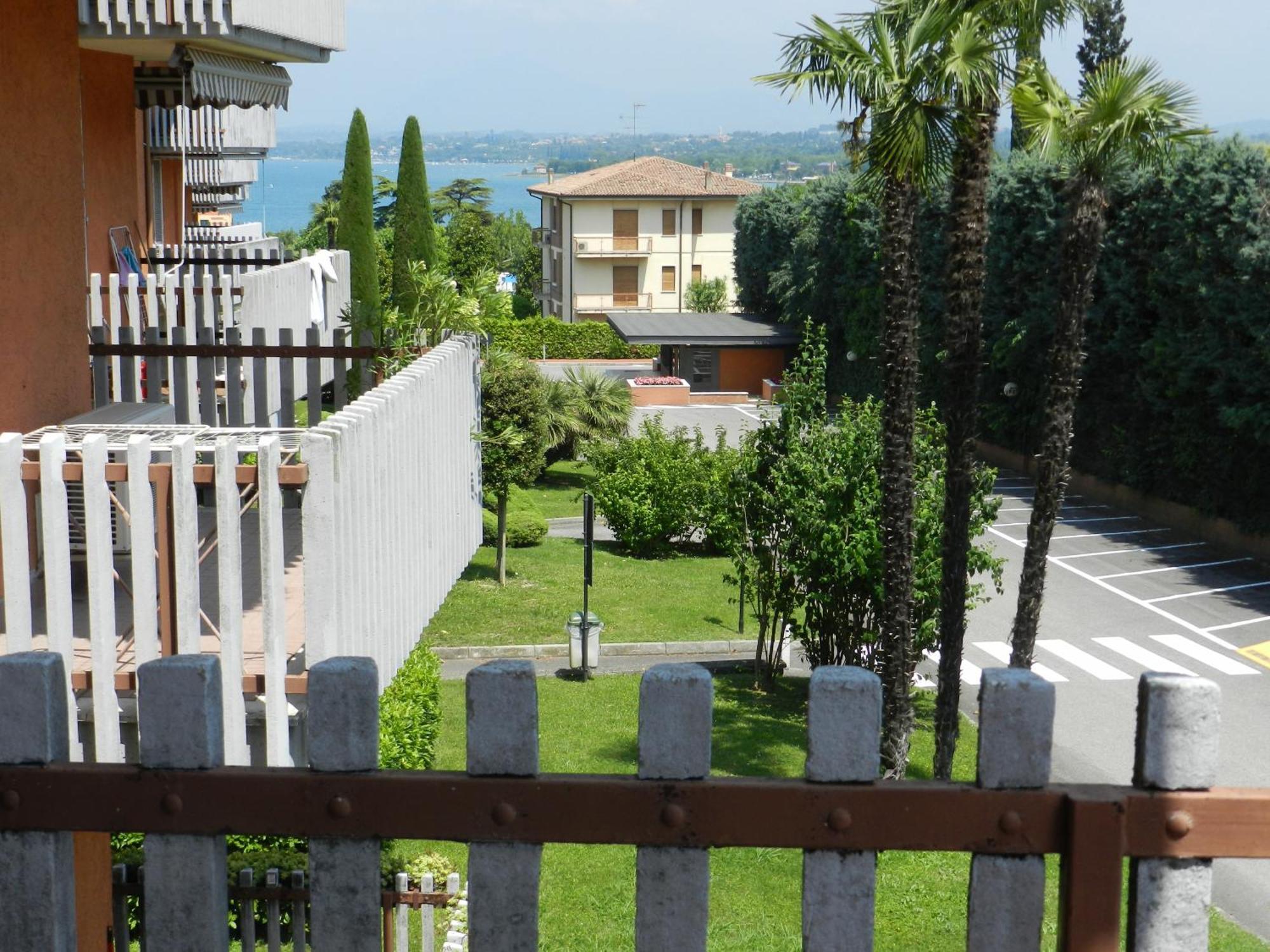 Al Girasole Apartment Peschiera del Garda Bagian luar foto